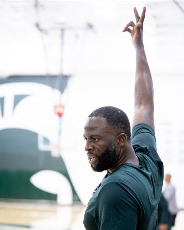 都是校友！太阳老板&amp;amp;追梦&amp;amp;小乔&amp;amp;蒂尔曼等人返校参加篮球活动